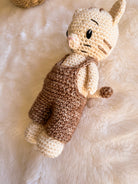 Chat amigurumi Gaspard réalisé au crochet – résultat final du kit
